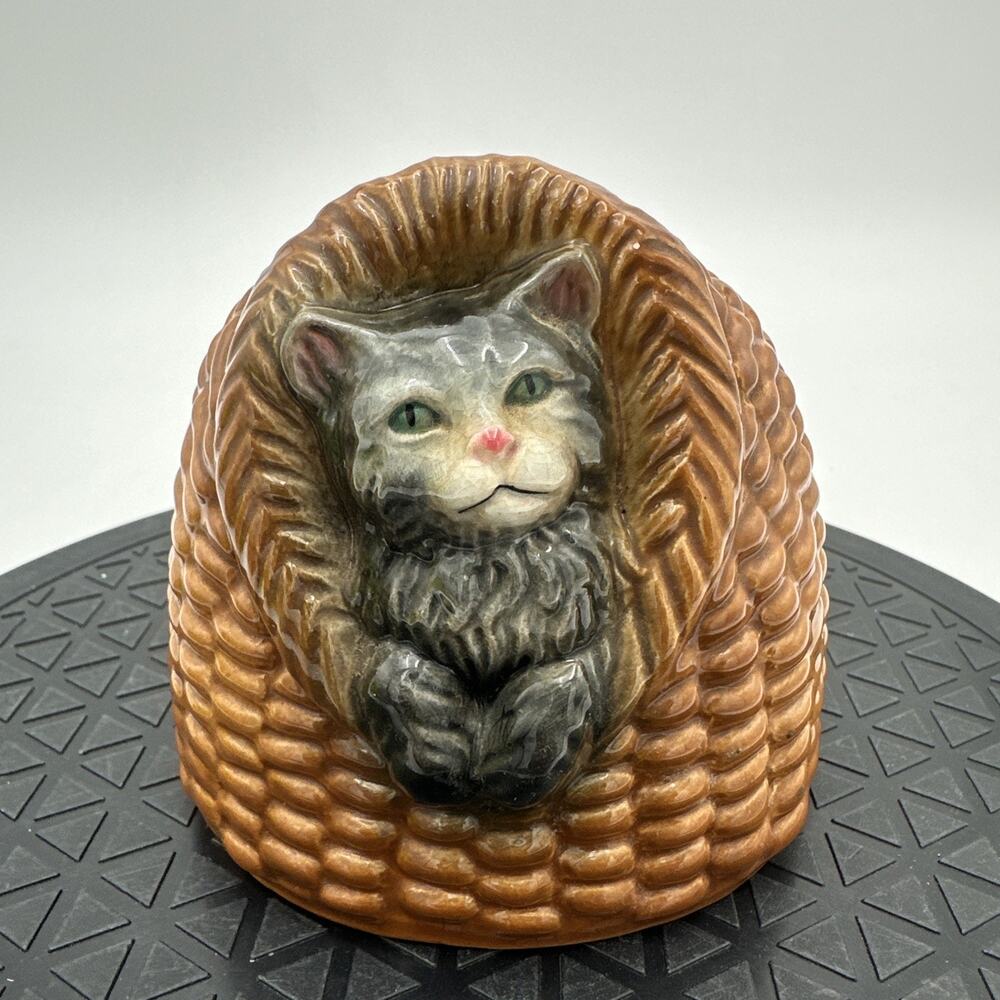 Vintage Goebel Kitten Bank/“Cat In Basket” 1974 West Germany